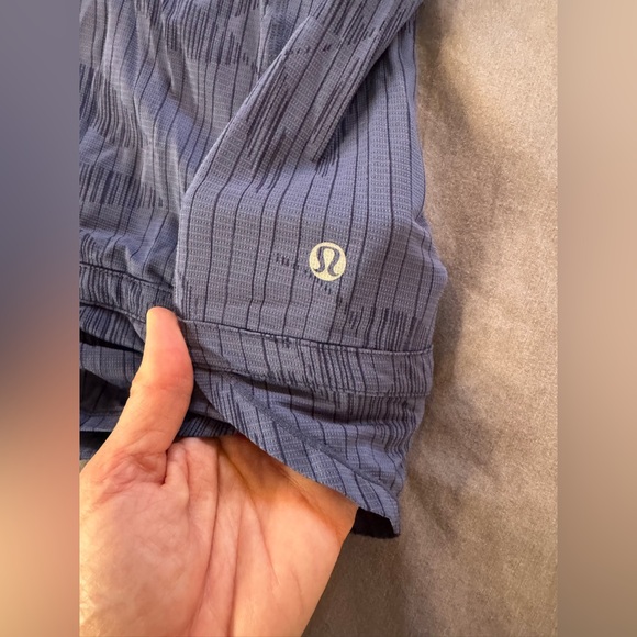 🟢LULULEMON RUN: RACE TECH BLUE TANK🟢
W1966S - Picture 6 of 10